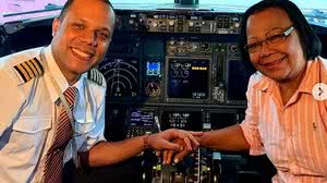 O piloto Luis Eduardo Pita e a mãe, dona Eunice | Reprodução / Redes Sociais