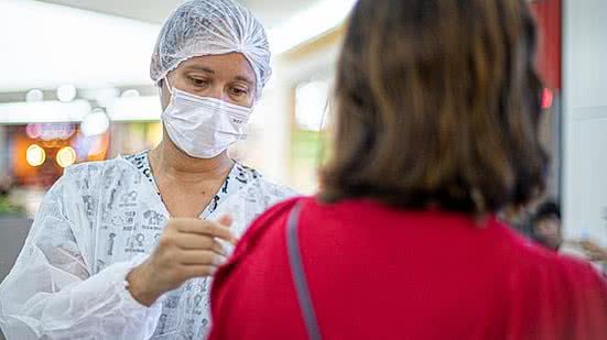 Para se vacinar com a vacina Bivalente contra a Covid-19 é necessário ter concluído o esquema primário | Foto: Celio Junior/Secom Maceió
