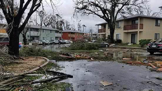 Apartamentos da imobiliária na qual Luciene Shefsield trabalha, em Panamá City, Flórida, foram danificados pelo furacão | Arquivo Pessoal