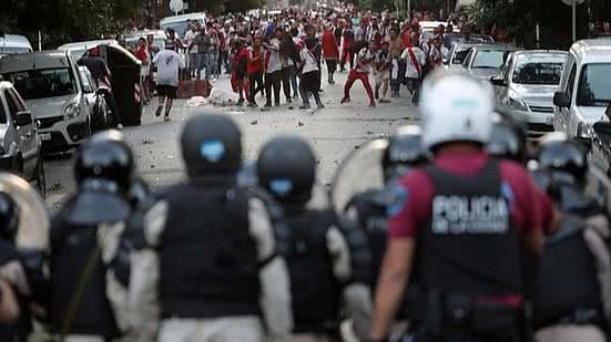 Briga entre torcedores em Buenos Aires | Reuters