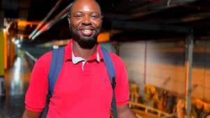 Entregador Max Ângelo, que foi chicoteado, desfilará como João Cândido. | Foto: Divulgação/Paraíso do Tuiuti