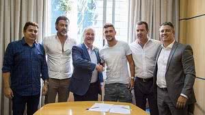 Imagem Em meio a imbróglio, Cruzeiro enfim admite negociar meia com o Fla e estipula preço