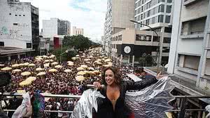 Daniela Mercury se apresenta com o Pipoca da Rainha na rua da Consolação, centro de SP | Werther Santana/Estadão