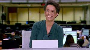 Imagem Zileide Silva se enrola e acaba dando notícia antes da hora