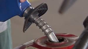 Imagem Petrobras sobe gasolina em 4% e interrompe sequência de cortes de preço