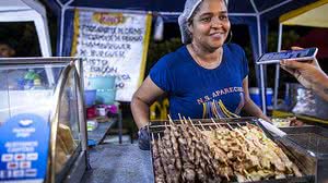 Ambulantes faturam renda extra no Verão Massayó. | Foto: Alisson Frazão/Secom Maceió