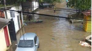 Ruas estão alagadas e casas foram invadidas pela água | Foto: Reprodução