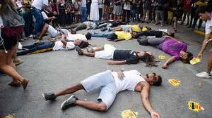 Manifestantes se reúnem em frente ao supermercado Extra na Barra da Tijuca | Brasil Photo Press