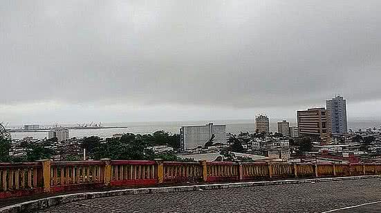 O fim de semana em Alagoas deve apresentar chuvas em alguns pontos isolados | Foto: Ilustrativa/Arquivo TNH1