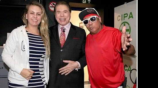 Liminha ao lado de sua esposa e seu patrão após retornar ao trabalho | Reprodução/ Instagram