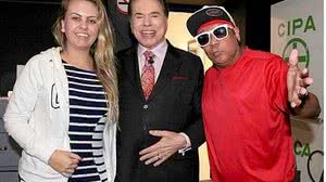 Liminha ao lado de sua esposa e seu patrão após retornar ao trabalho | Reprodução/ Instagram