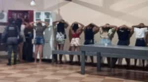 Após denúncia, PM encerra festa clandestina em Penedo | Foto: Cortesia / Secom Penedo