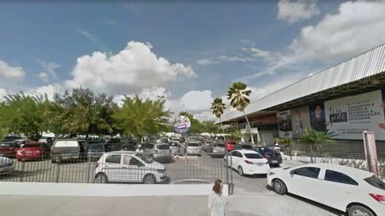 O fato aconteceu no estacionamento de um shopping | Google Street View