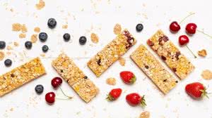 Algumas barrinhas de cereais são classificadas como ultraprocessados | Foto: Freepik