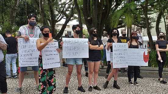 Imagem Mais de 10 cidades têm atos pedindo justiça para Mariana Ferrer