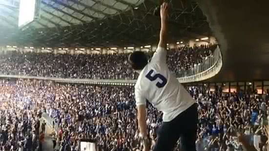 Samuel Rosa em êxtase com a vitória e a classificação do Cruzeiro na Libertadores | Reprodução / Instagram @samuelrosaoficial