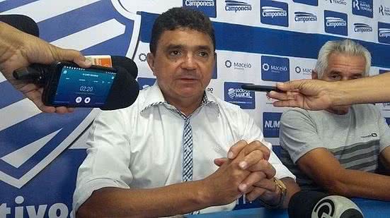 Flávio Araújo em passagem pelo CSA | CSA