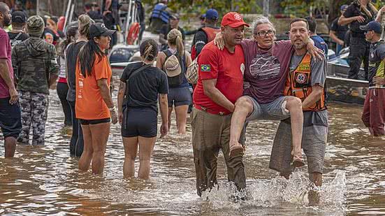 São mais de 327 mil pessoas que tiveram de deixar suas casas | Foto: Agência Enquadrar/Folhapress