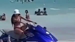 Banhista foi atingida por moto aquática em praia de Maragogi | Reprodução/TV Pajuçara