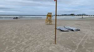 Corpos de turista e gari, que tentou salvá-lo de afogamento, são encontrados no mar em Santos | Foto: Reprodução