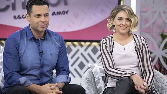 Renato e Cristiane Cardoso apresentam o programa | Foto: Edu Moraes / Record TV