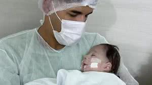 Zé Vaqueiro com o filho | Reprodução/Instagram