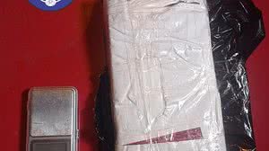 Polícia prende homem que escondia drogas na cozinha de casa, no Benedito Bentes | Foto: Assessoria