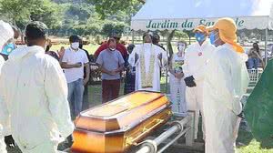 Familiares aproveitaram para prestar última homenagem ao cantor | Divulgação/Em Tempo