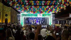 Imagem São João de Caruaru é aberto por Elba e Mano Walter; veja programação