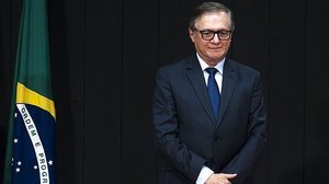 Imagem Bolsonaro anuncia demissão de Ricardo Vélez do Ministério da Educação