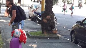 Mulher entra em desespero ao descobrir morte do marido na Tijuca | Foto: Cyro Neves / Super Rádio Tupi