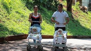 Imagem Retorno de gêmeas que nasceram unidas pela cabeça ao Ceará é adiado