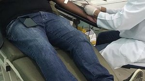 Para doar sangue, além de boa saúde, no mínimo 16 anos e 50 quilos, voluntário deve estar de máscara | Foto: Ascom Hemoal
