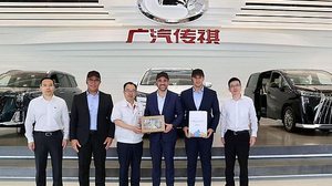 Imagem Governador visita fábrica de veículos elétricos e faz convite por missão chinesa em AL