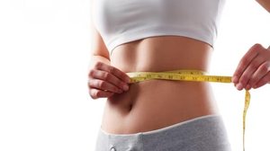 Esse tipo de gordura é o mais perigoso para a saúde pois fica entre órgãos vitais, como o fígado e o coração | Foto: Freepik