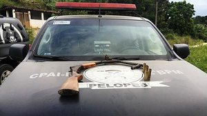 Armas de calibre 32 foram apreendidas com suspeitos | Cortesia ao TNH1