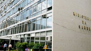Imagem Nova falha do Ministério da Saúde expõe dados de 243 milhões de brasileiros na internet, diz jornal