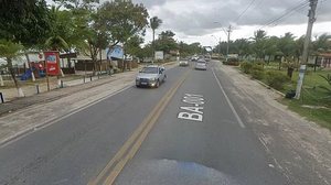 O corpo dele foi localizado em um estacionamento na Avenida Beira Mar, na praia de Mutá… - Veja mais em https://noticias.uol.com.br/cotidiano/ultimas-noticias/2024/01/04/homem-encontrado-morto-bahia.htm?cmpid=copiaecola | Foto: Reprodução/Google Maps