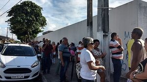 Fila contornou quarteirão | Cortesia ao TNH1