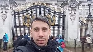 Contador de 33 anos (foto) recebeu três disparos de vizinho em portaria do prédio | Reprodução