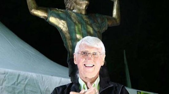 Em 2016, Coritiba inaugurou estátua em homenagem a Dirceu Krüger no Couto Pereira | Coritiba / Divulgação