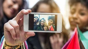 Selfie | Oneinchpunch/iStock