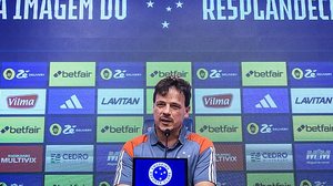 O técnico Fernando Diniz foi apresentado no Cruzeiro | Gustavo Aleixo / Cruzeiro