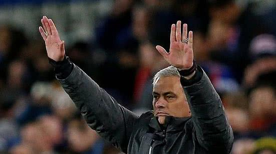 Imagem Mourinho 'deixa de ser especial' e corre risco de perder emprego no United