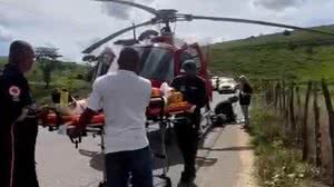 O homem foi socorrido pelas equipe do Serviço Aeromédico do Samu | Foto: Reprodução