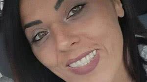 A brasileira foi contratada pelas redes sociais para um procedimento com injeções nos seios | Foto: Reprodução/Redes Sociais