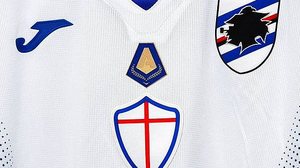 Camisa da Sampdoria com o escudo de artilheiro de Fabio Quagliarella | Reprodução/Twitter