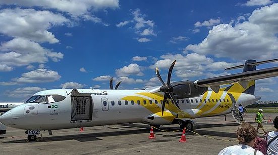 Aeronave modelo ATR 72-500 da empresa Voepass | Wesley Santos / Folhapress