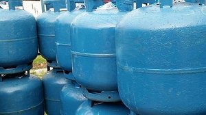 Imagem Motorista é rendido por criminosos e tem carga de 200 botijões de gás roubada