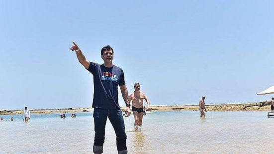 O ministro do Turismo, Marcelo Álvaro, veio a Pernambuco para verificar a situação das praias e para uma reunião com o trade hoteleiro | Rafael Furtado/Folha de Pernambuco